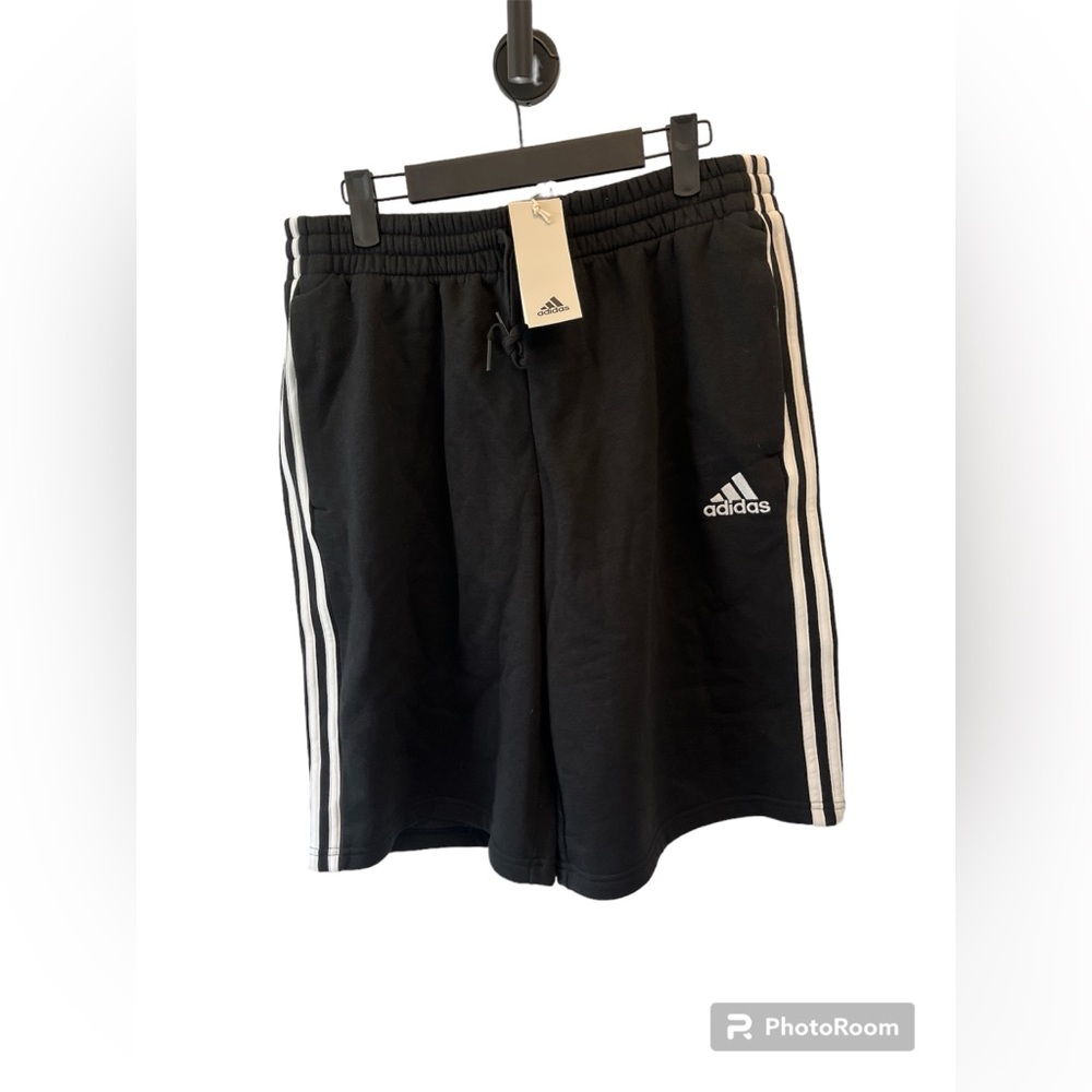 NWT ADIDAS MENS ATHLETIC SWEAT SHORTS SIZE LARGE BLACK